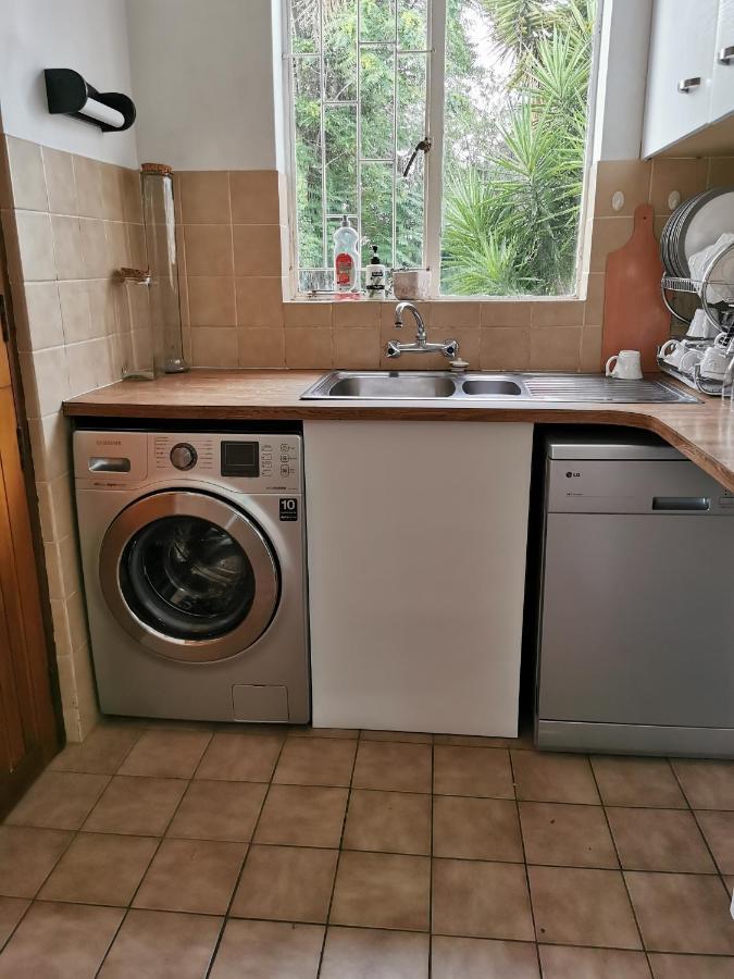 Back Up Power, Spacious, Private And 24hr Security * Johannesburg