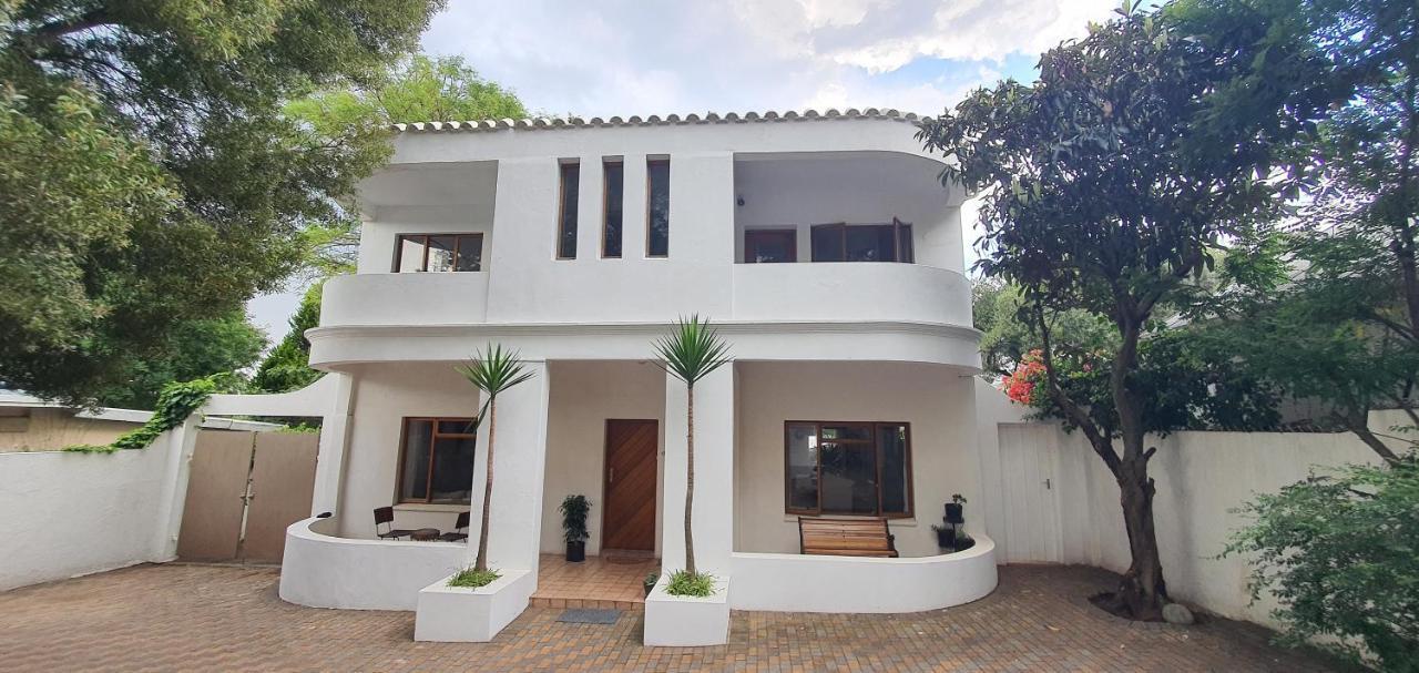 Back Up Power, Spacious, Private And 24hr Security Johannesburg