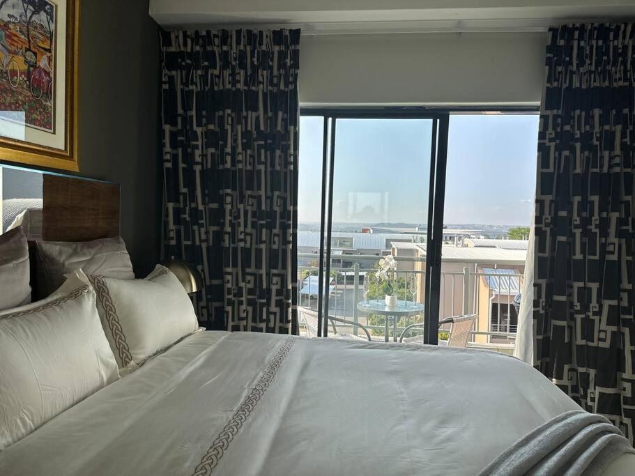 D&dluxury Rivonia With Inverter Joanesburgo