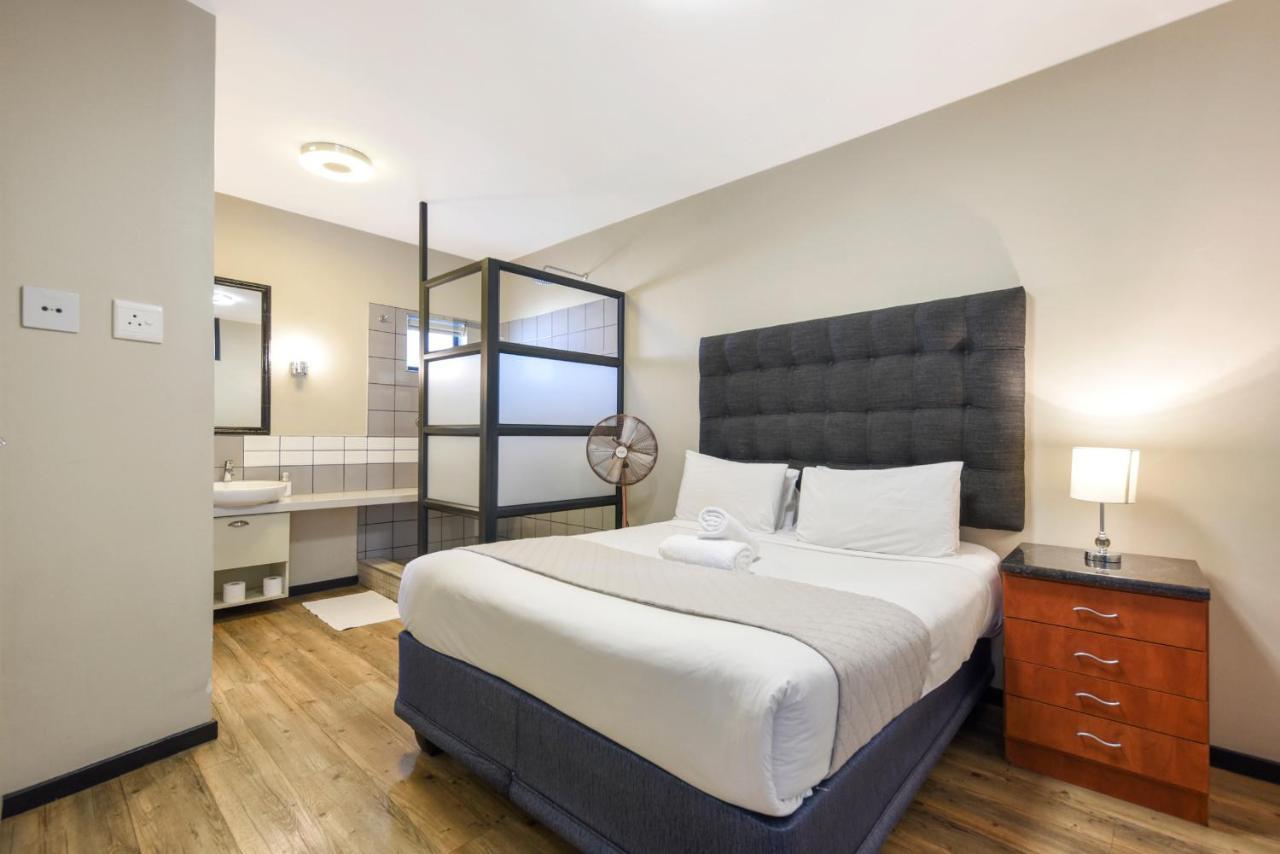 Easy - The Vantage Rosebank * Johannesburg