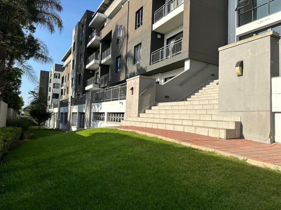 D&dluxury Rivonia With Inverter Apartment