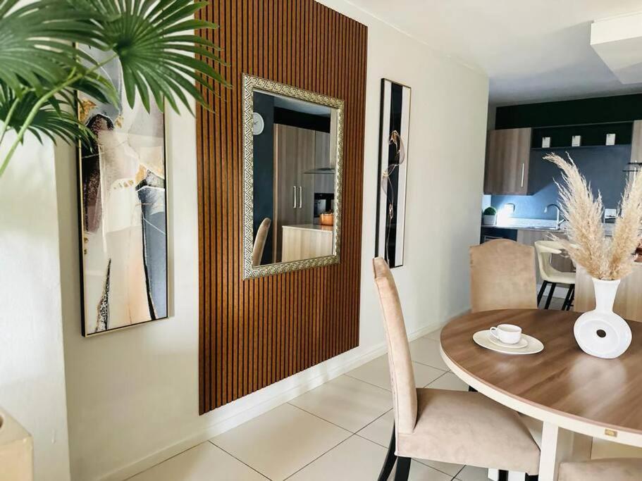 Apartment D&dluxury Rivonia With Inverter Johannesburg