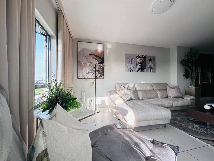 Apartment D&dluxury Rivonia With Inverter Johannesburg