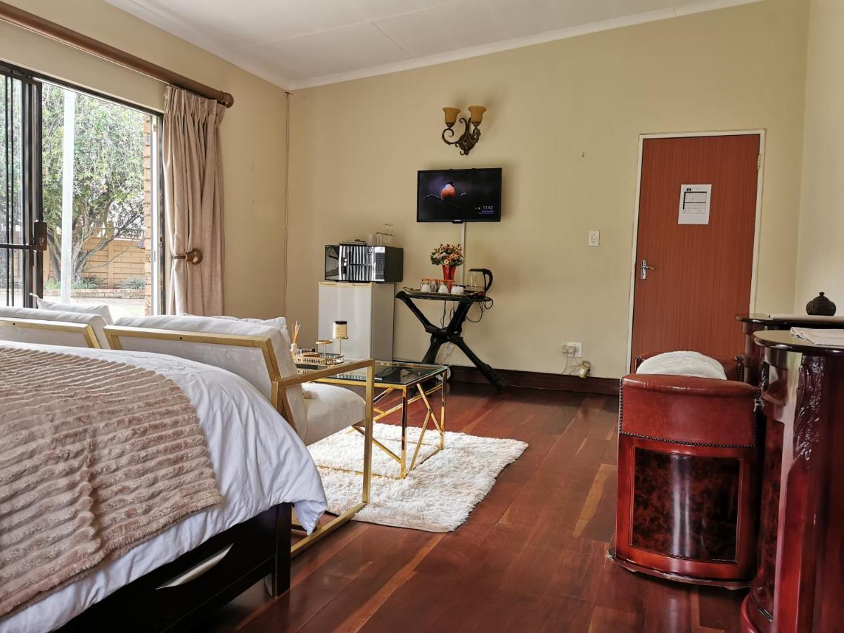 Exclusive Private In Joburg No Loadshedding Homestay *