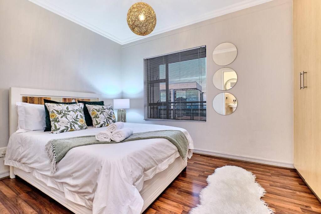 Westpoint Executive Suites, Sandton, Apartment