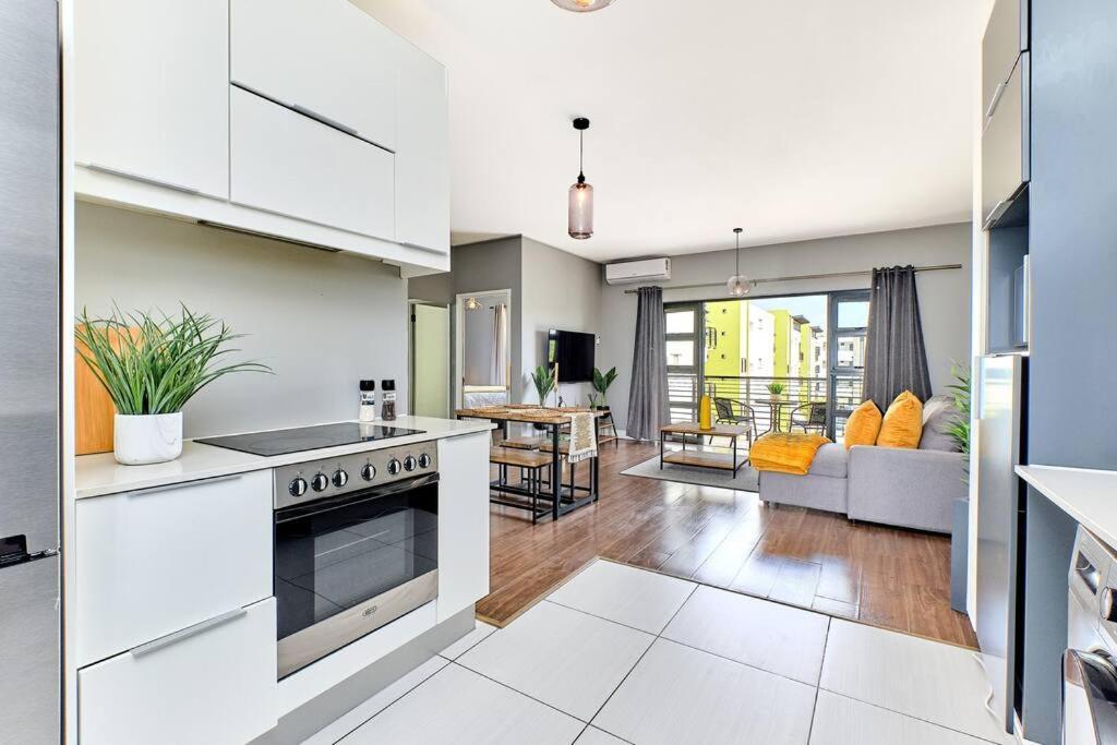 Apartment 2 Bedroom Furnished Luxury With Inverter