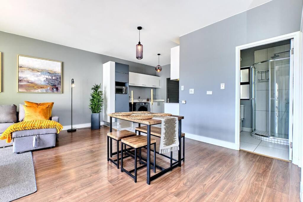 2 Bedroom Furnished Luxury With Inverter Apartment