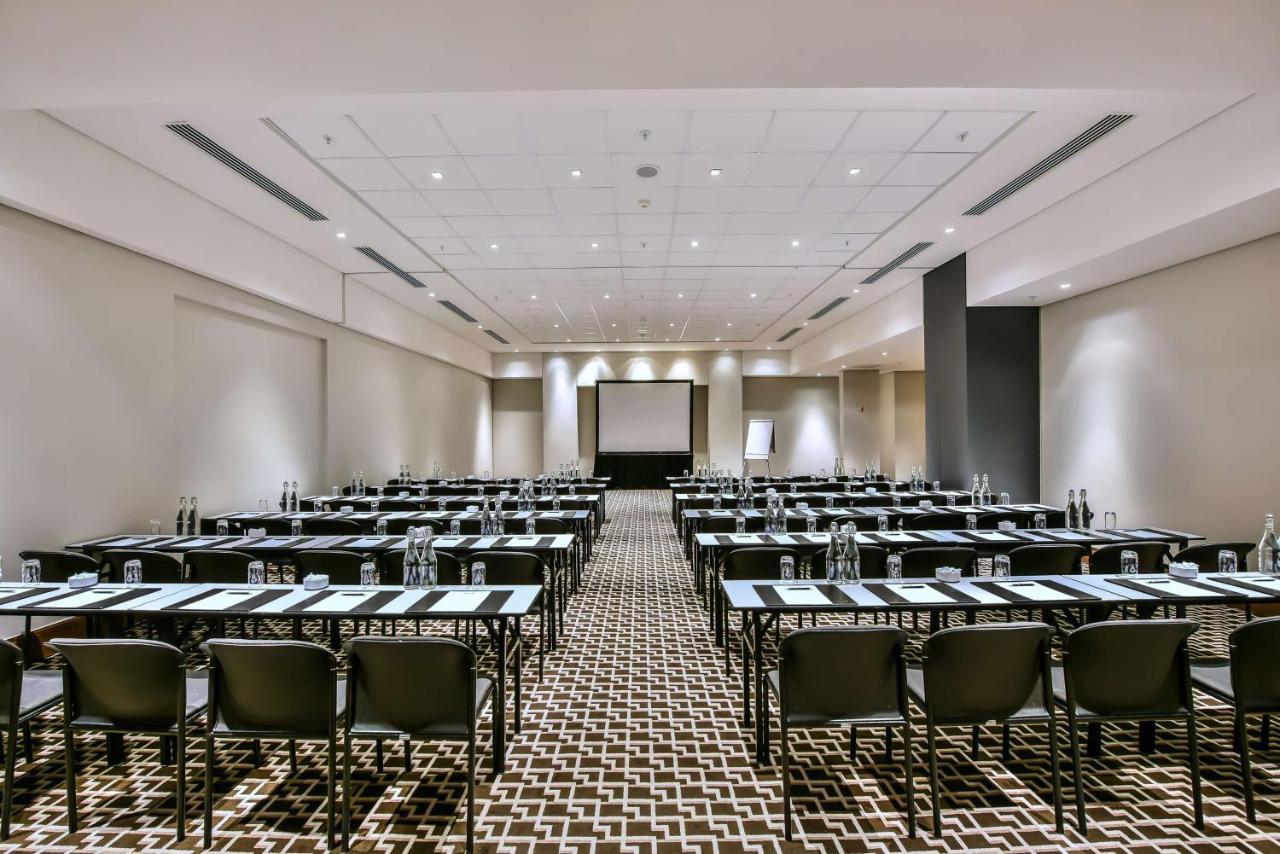 Radisson Blu Gautrain Hotel, Sandton Hotel Johannesburg
