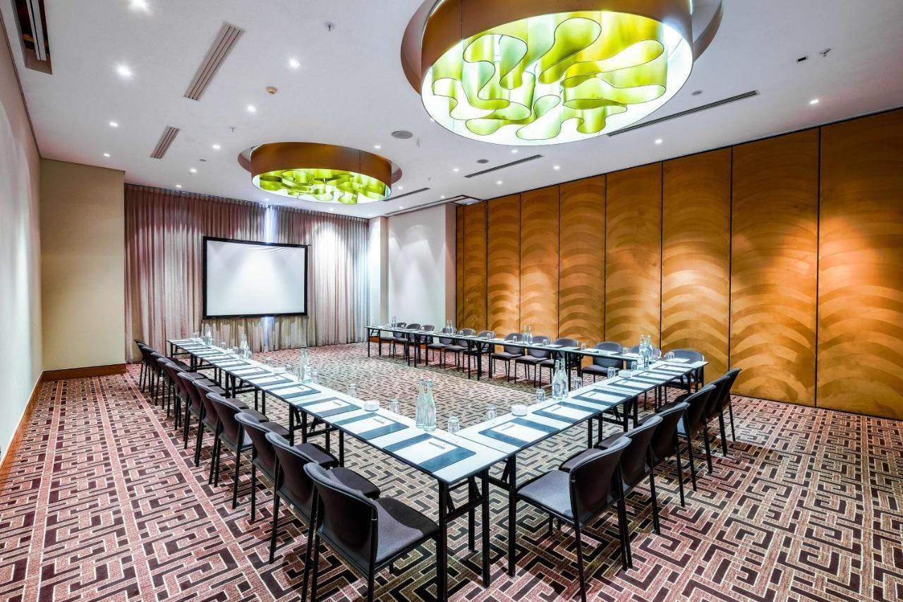 Radisson Blu Gautrain Hotel, Sandton Johannesburg