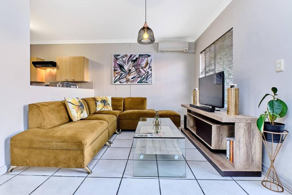 Westpoint Executive Suites, Sandton, *
