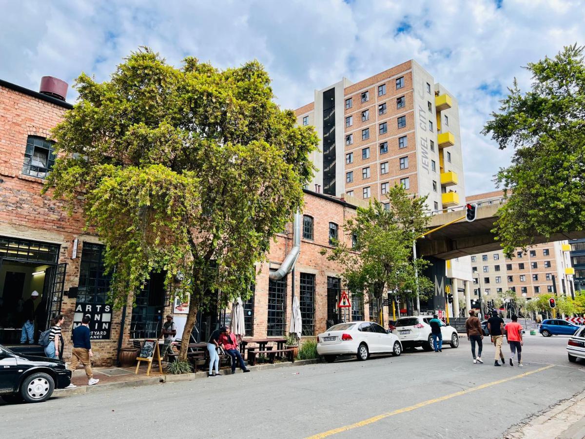Apartment Living 119 - Fibre Wifi, Washing Machine & Sunny Balcony Johannesburg