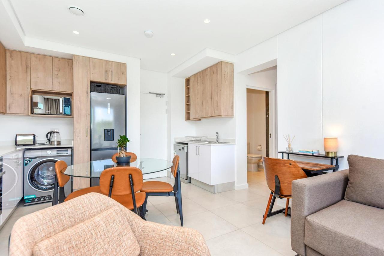 Sandton Gate Luxury Apartment *
