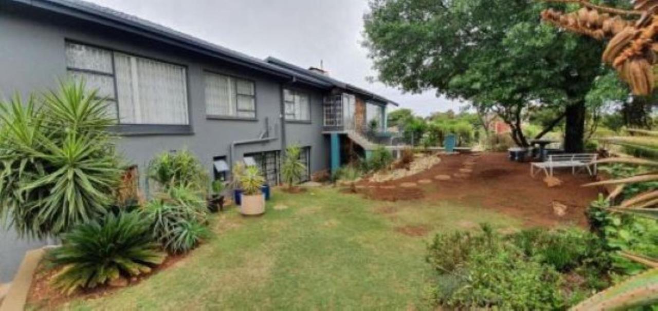 Apartment Kaleaba Bachelor Unit Johannesburg