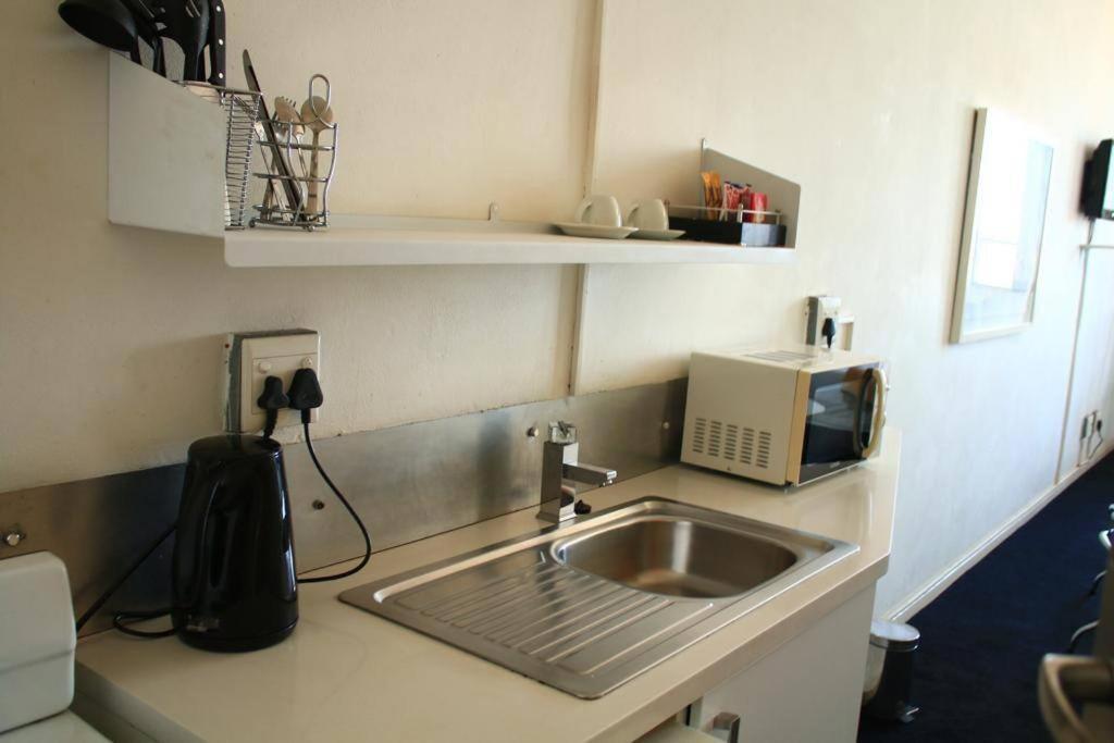 Maboneng Vision On Main Artistic Apartment