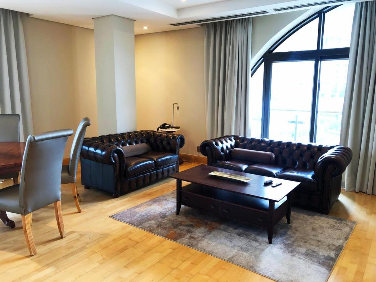 Michelangelo Towers 718 Apartment