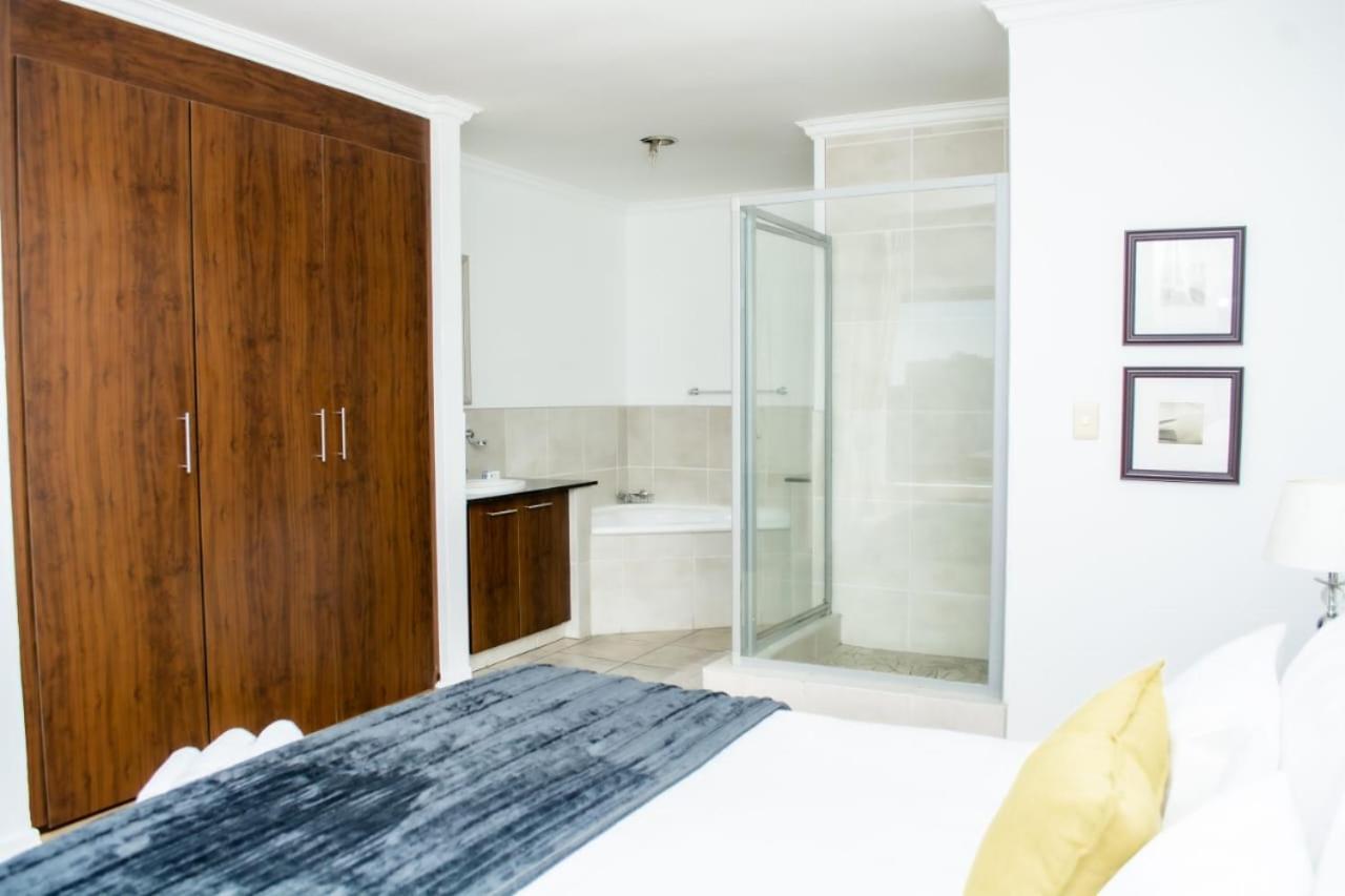 Apartment The Westpoint Away On 12th Floor