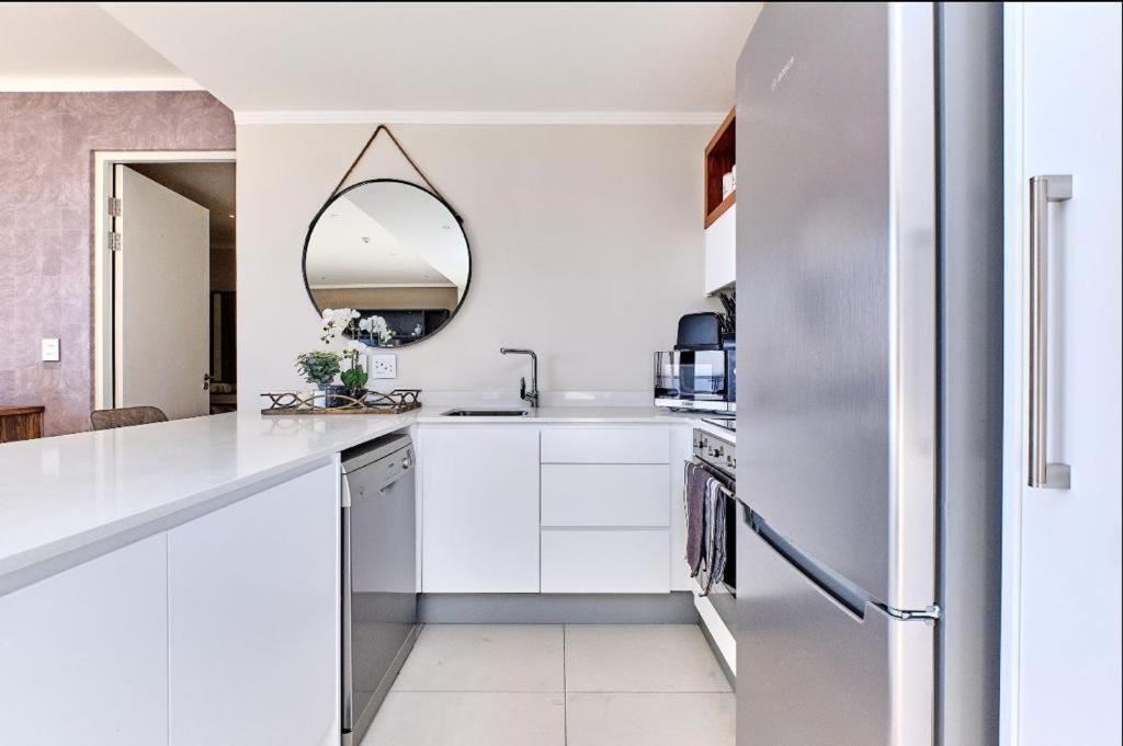 Apartment Executive And Spacious In Masingita Towers Sandton Johannesburg