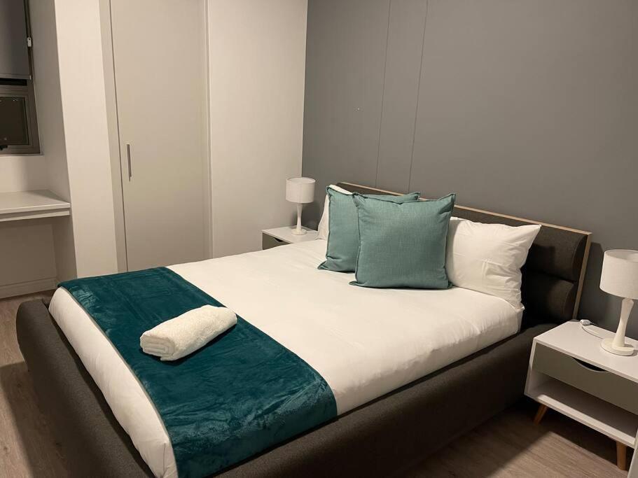 Lovely And Cosy 2 Bedrooms Space In Rosebank Apartamento Joanesburgo