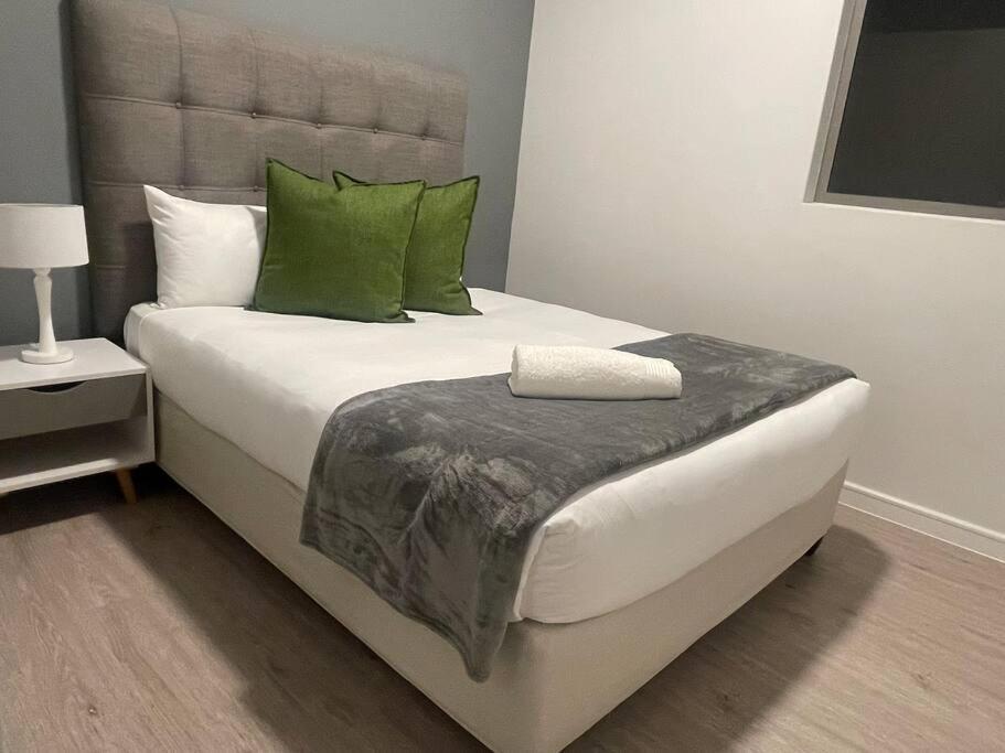 Lovely And Cosy 2 Bedrooms Space In Rosebank *