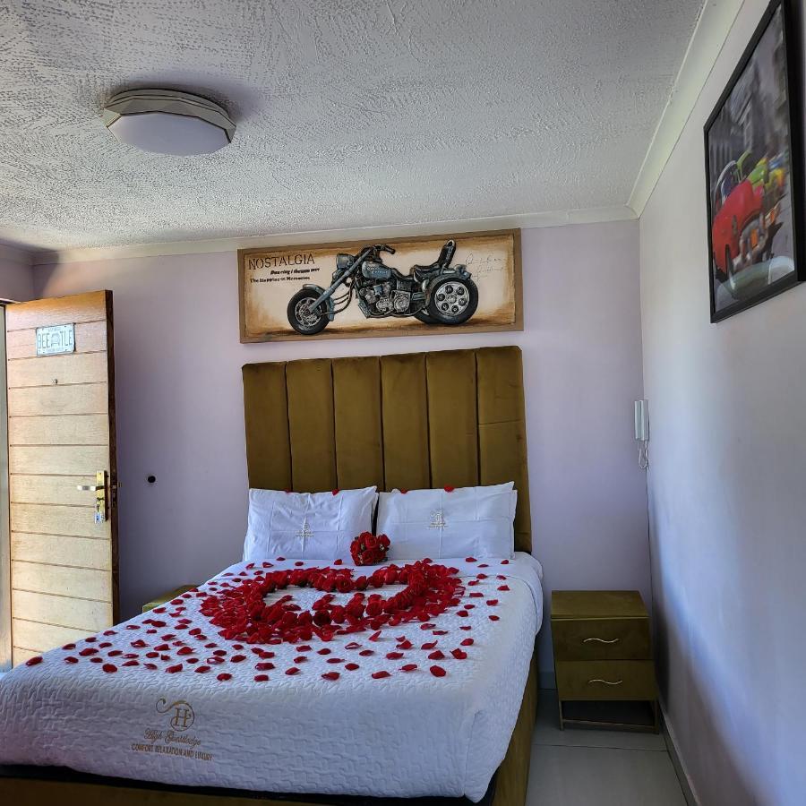 High Bnbguestlodge Bed & Breakfast *