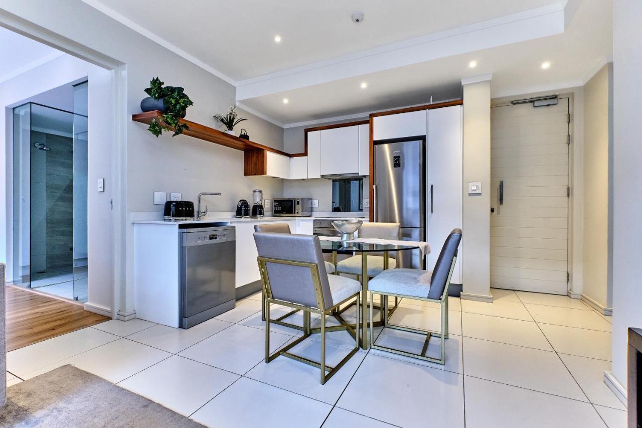 Elegant 2bed/2bath In Sandton Apartment Johannesburg