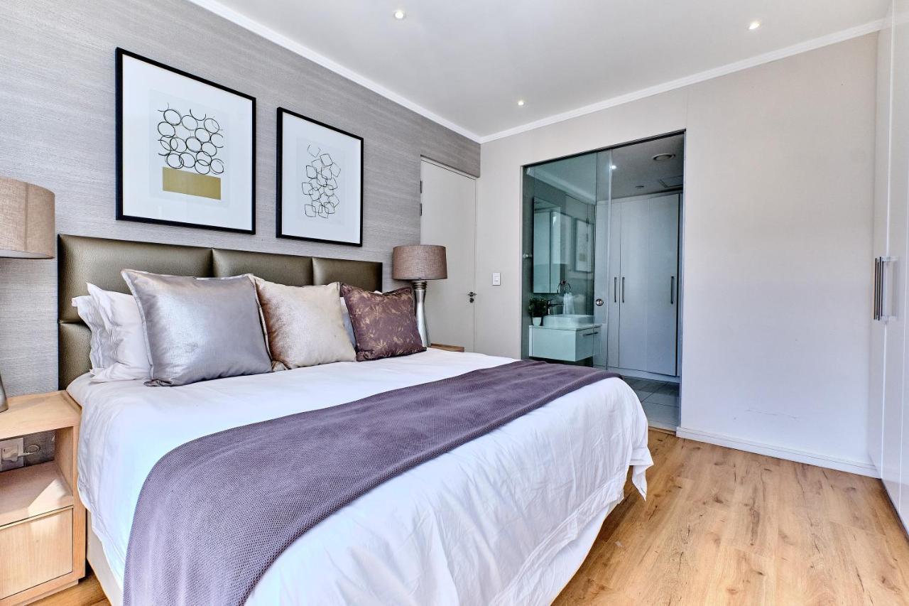 Apartment Elegant 2bed/2bath In Sandton Johannesburg