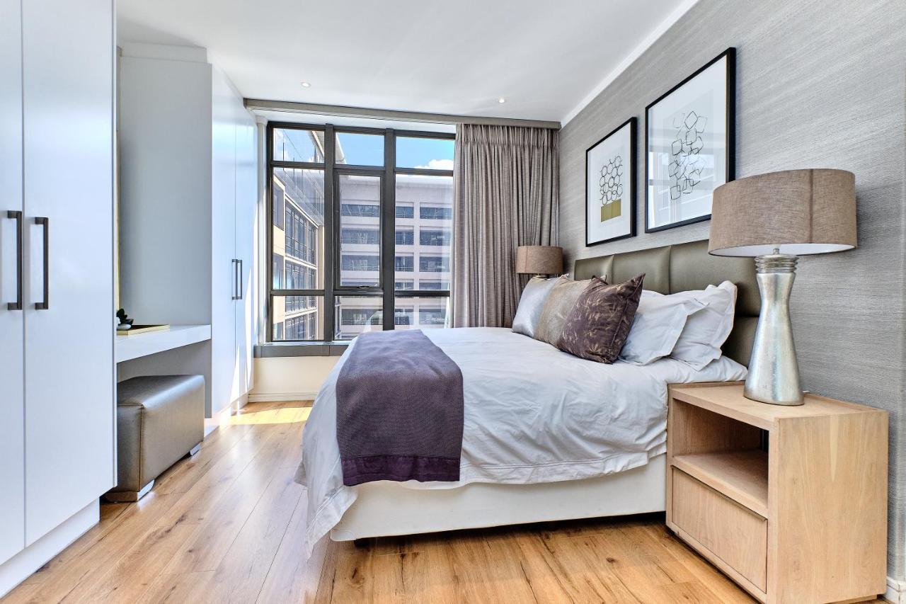 Elegant 2bed/2bath In Sandton Apartment