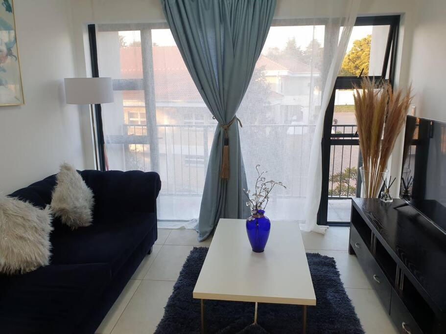 Sophiscated Upmarket One Bedroom Apartment *