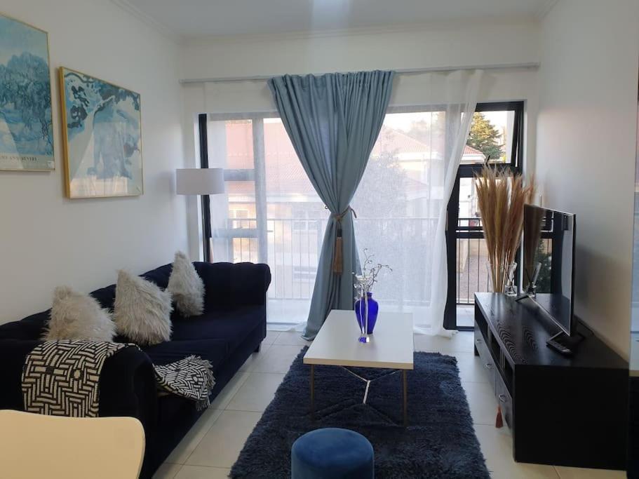 Sophiscated Upmarket One Bedroom * Johannesburg