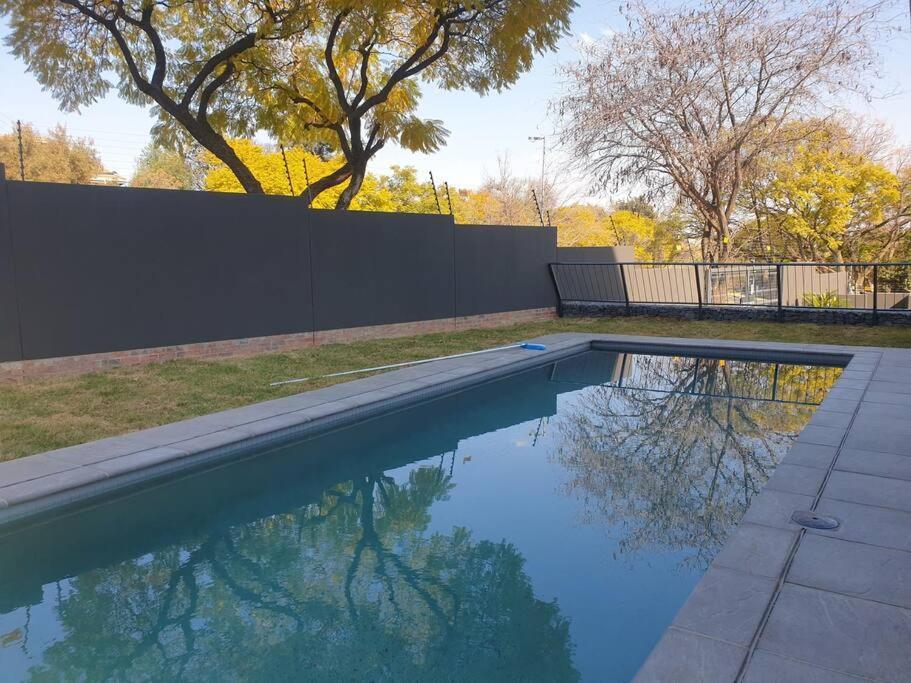 Sophiscated Upmarket One Bedroom Apartment *