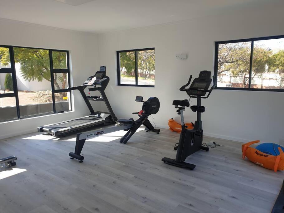 Sophiscated Upmarket One Bedroom * Johannesburg