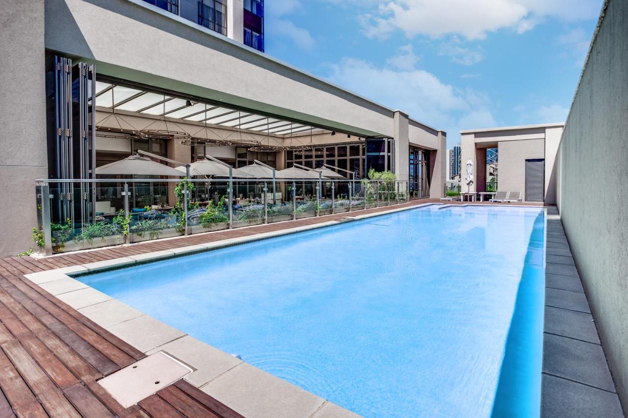 Apartment Sandton Skye Serviced