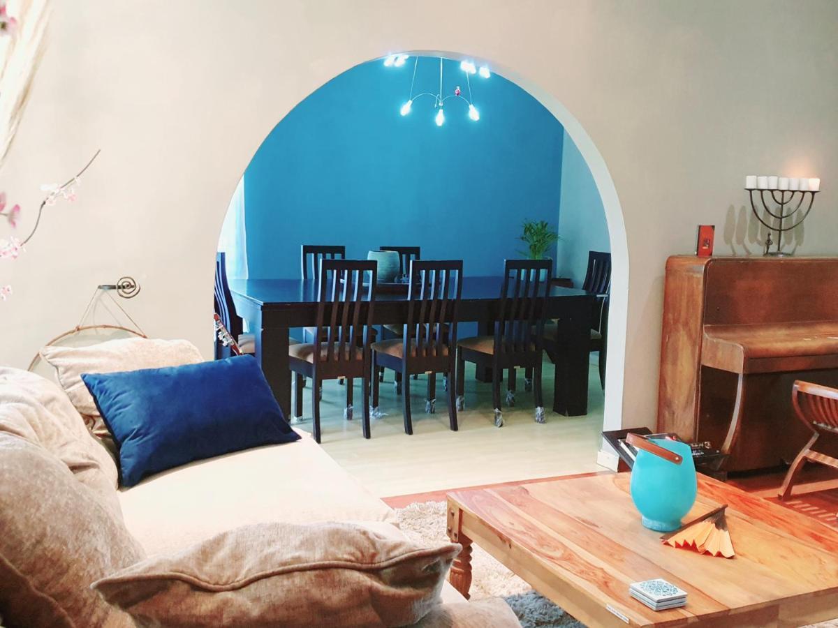 Sandton Guesthouse, Husky Rescue, No Parties Allowed * Johannesburg
