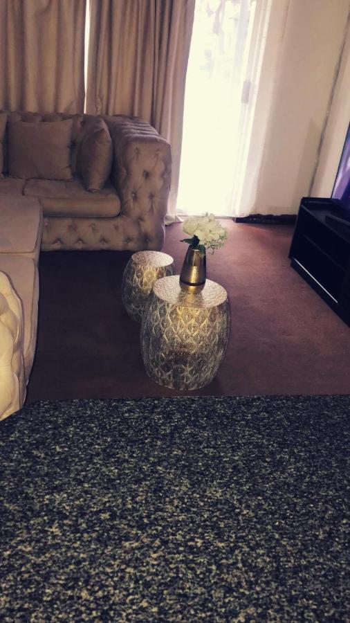 The Don Apt, Greenstone