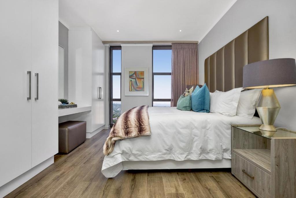 Căn hộ Executive And Spacious In Masingita Towers Sandton Johannesburg