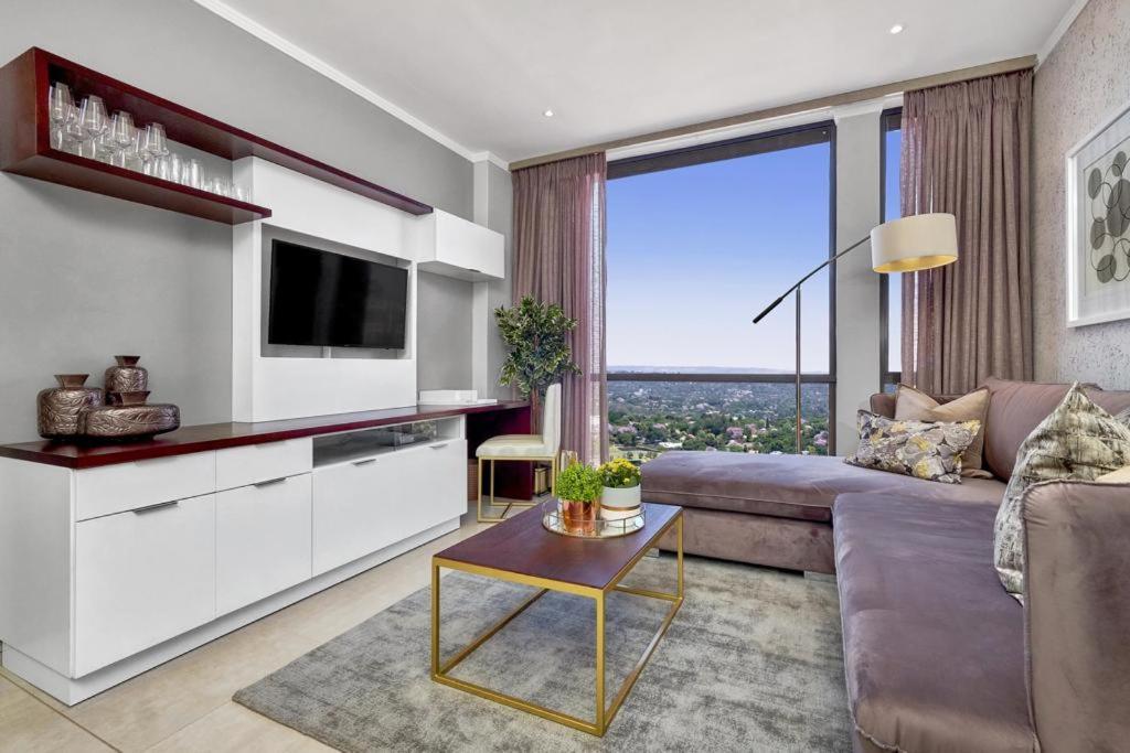 Executive And Spacious In Masingita Towers Sandton