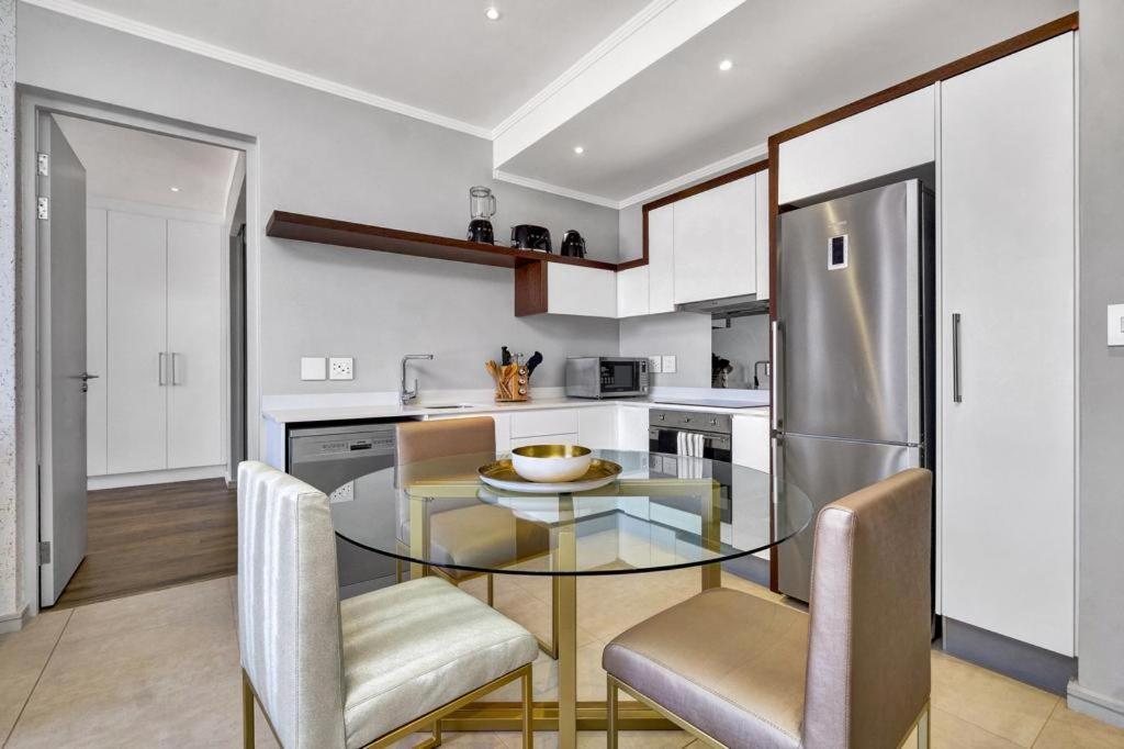 Apartment Executive And Spacious In Masingita Towers Sandton