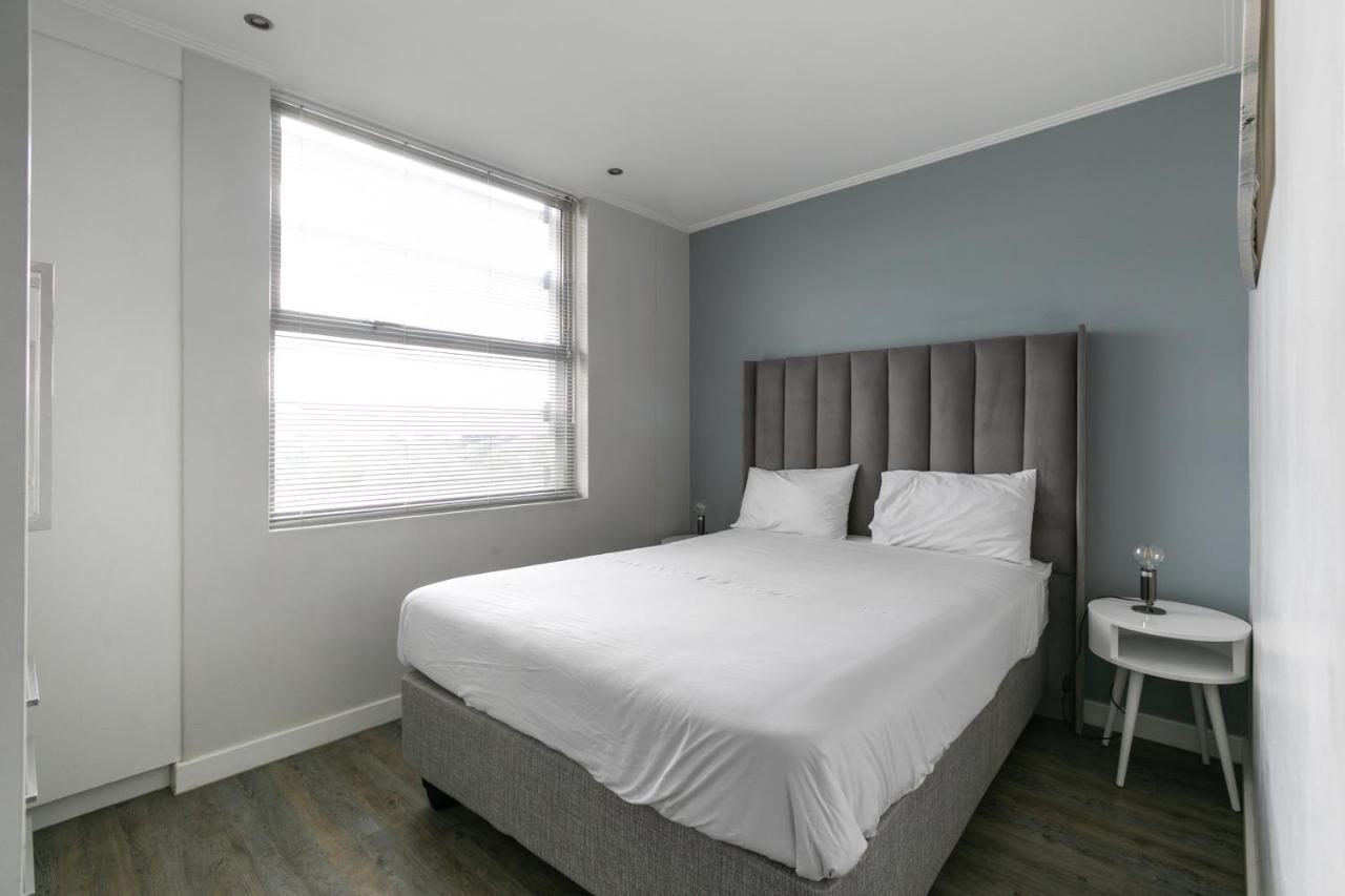 Apartment Kmg At The Apex