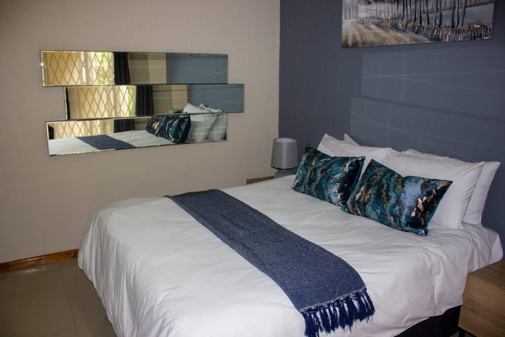 Căn hộ A Homely And Secure 2 Bedroom With Uncapped Wifi