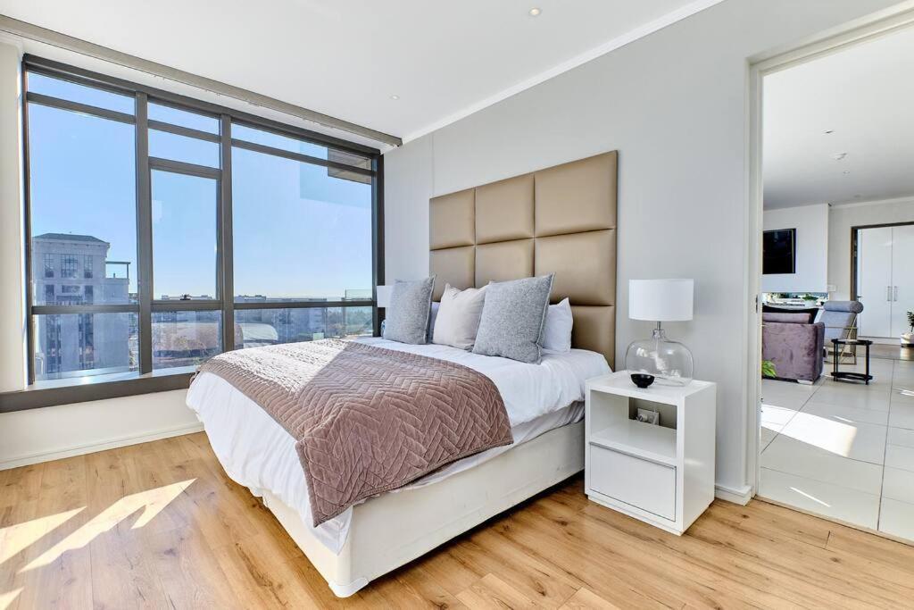 Apartment Exclusive 2bed/2.5 Bath In Sandton