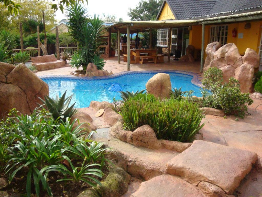 Flintstones Fourways 3*