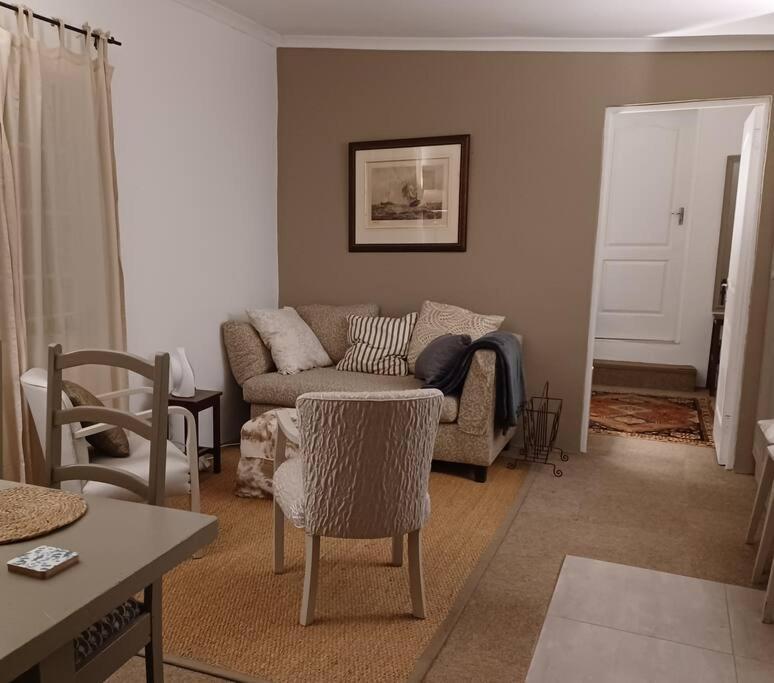 French Country Chic Close To Hyde Park Johannesburg