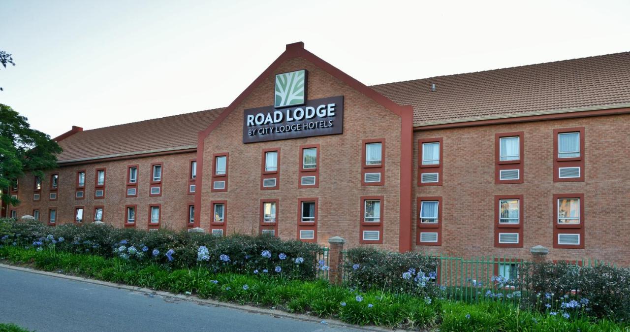 Road Rivonia Hotel