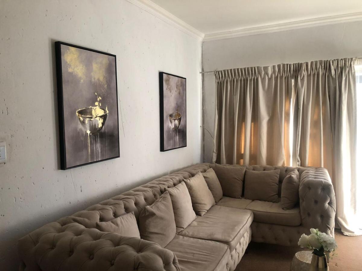 The Don Apt, Greenstone Apartment *