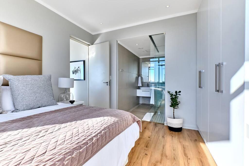 Apartment Exclusive 2bed/2.5 Bath In Sandton
