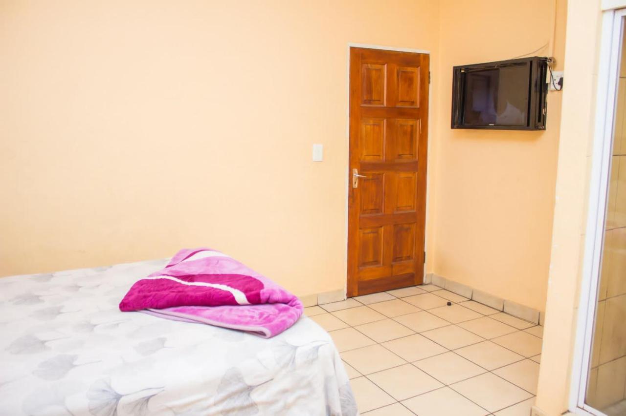 Guest house Broadway &pub Johannesburg