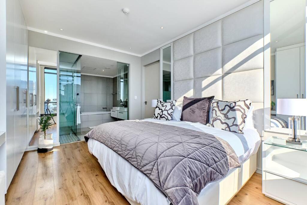 Exclusive 2bed/2.5 Bath In Sandton Johannesburg
