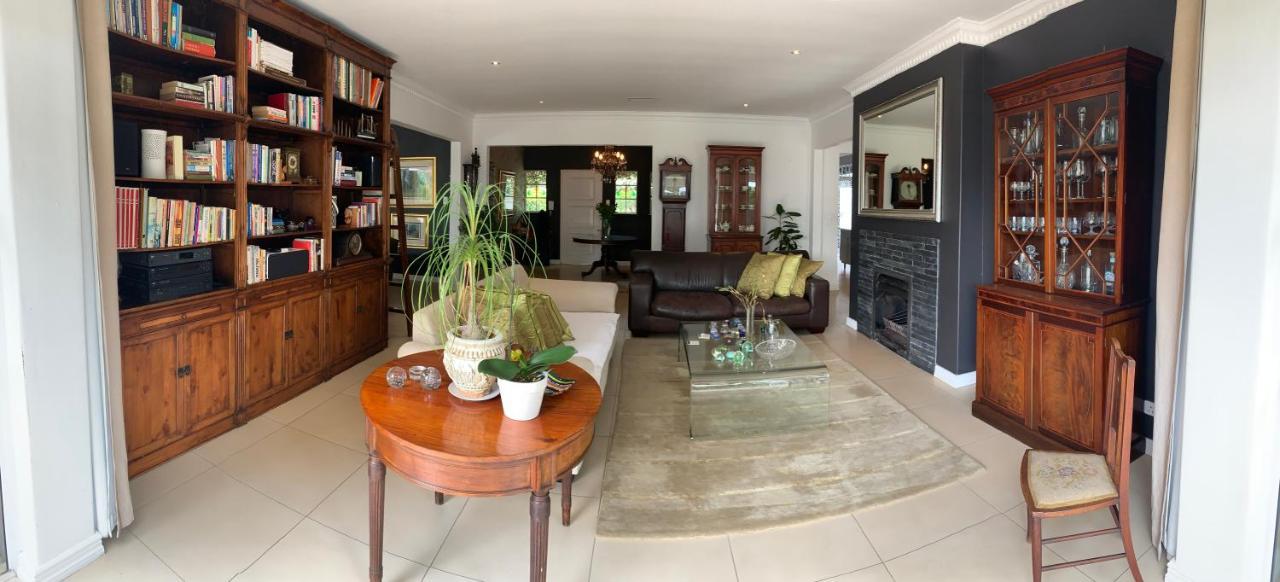 Nine Loch Guest house *