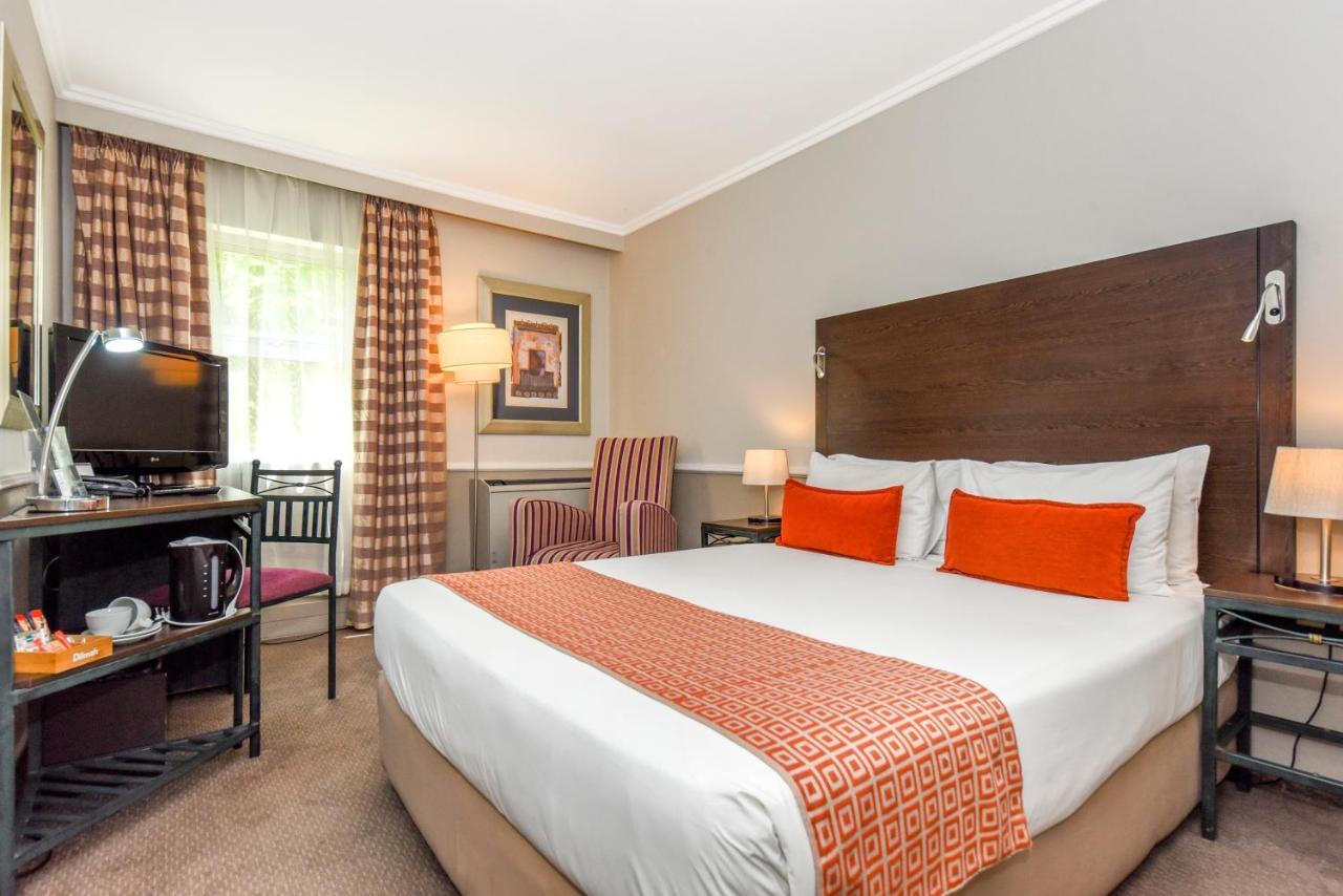 Mercure Randburg Khách sạn 3*