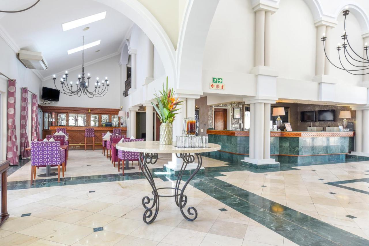 Mercure Randburg Khách sạn 3*